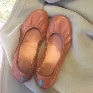 Size 6 chestnut tieks